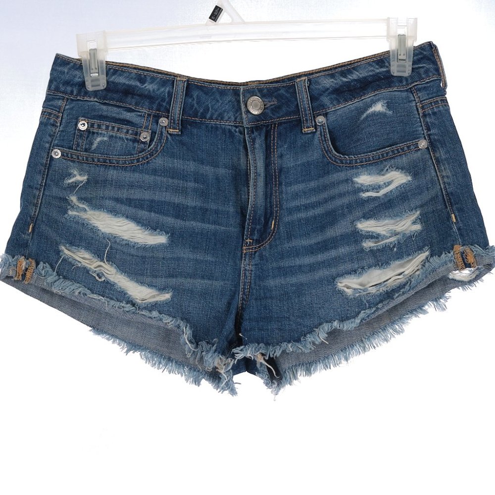 American Eagle Distressed Tomgirl Shortie Size 6